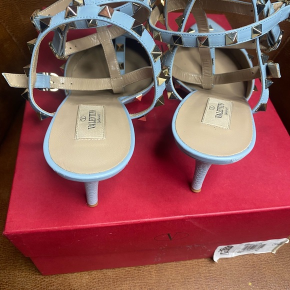 Valentino Garavani Rockstud Caged
Heels Light Blue/Pastel - Size 42 EU
(US 12) - Picture 3 of 11